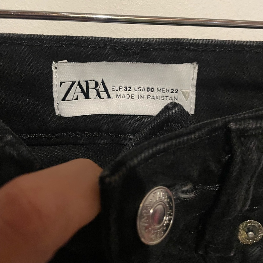 Zara high rise flare‎ pants in black, size 00 - Picture 4 of 7